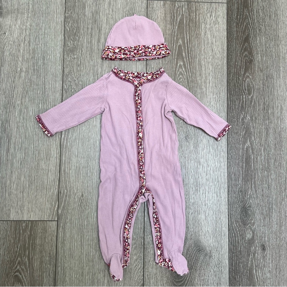 CARTERS 2PC LONG SLEEVE SNAP UP FOOTED SLEEPER AND HAT SET PURPLE 6MO